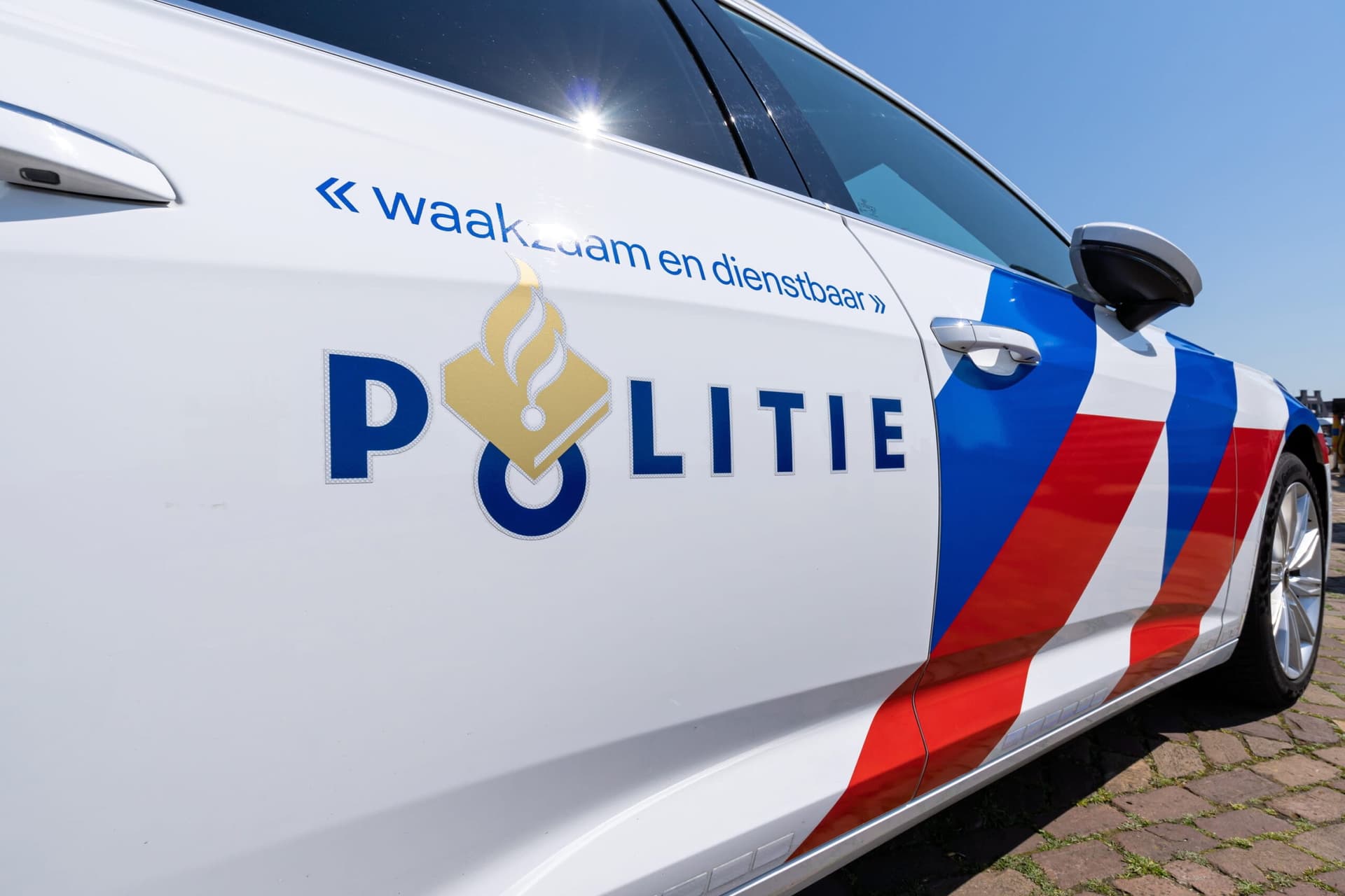 Auto flipte na aanrijding in Kootwijkerbroek