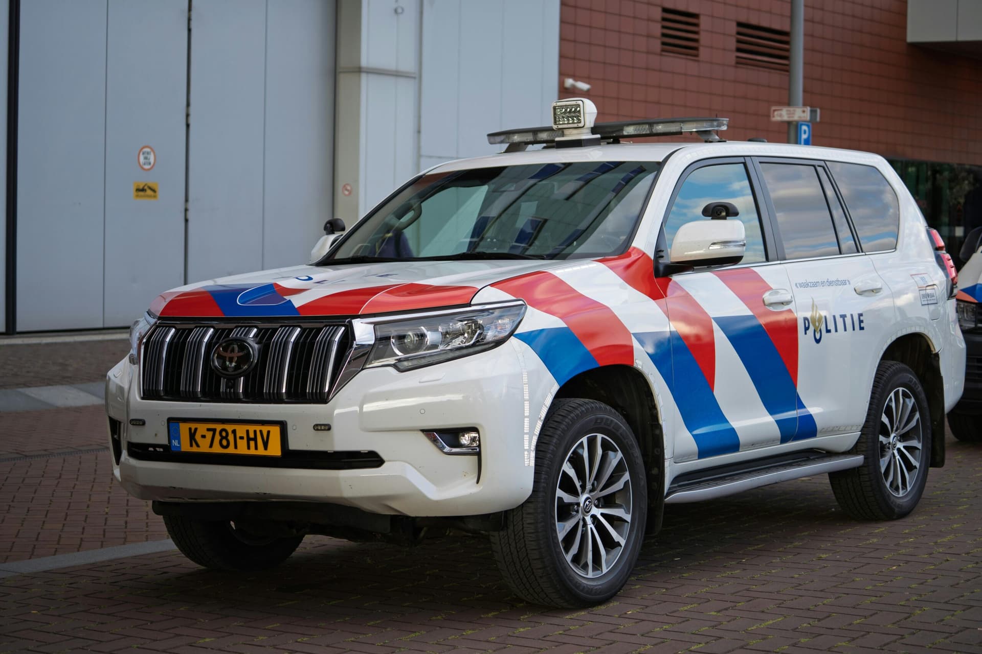 Haarlem en Rotterdam – Verdachte voorwerpen aangetroffen op stations