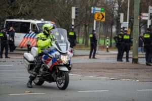 Lichaam aangetroffen in gezonken auto bij Maasboulevard Rotterdam